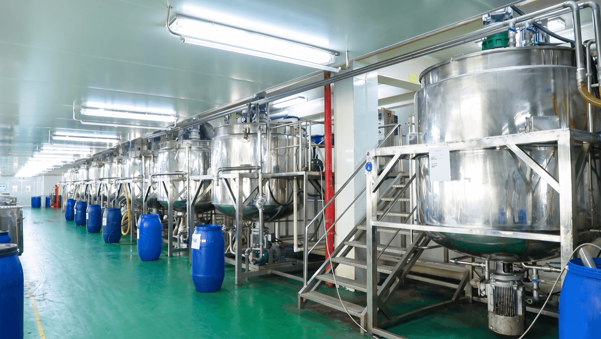 OEM迷迭香洋葱护发精华液 – 无异味,保质期3年 - Blog article cover image about hair care and cosmetic manufacturing
